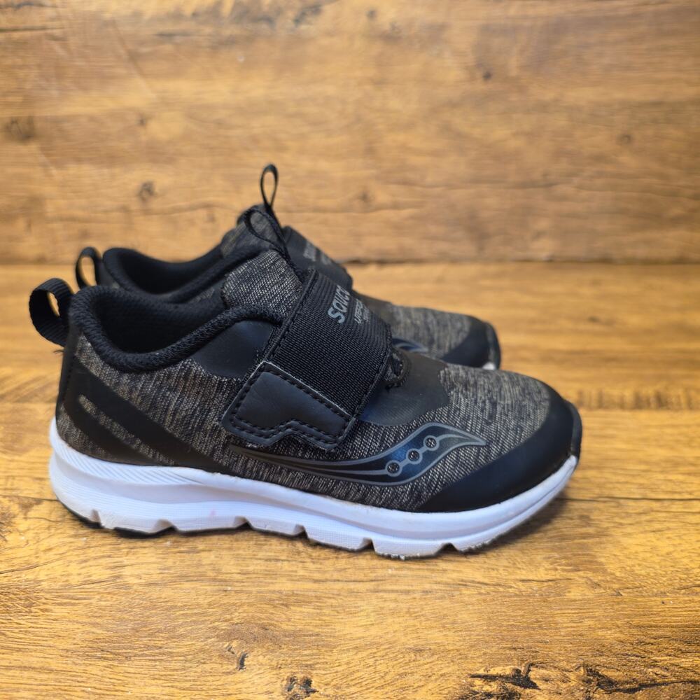 Saucony Liteform Unisex Black hook and loop Sneaker size 9W WIDE
